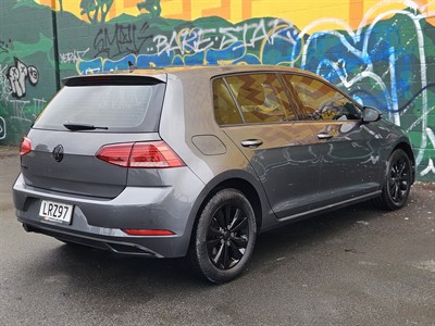 2018 Volkswagen Golf - Thumbnail
