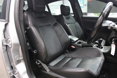 2010 Holden Commodore - Thumbnail