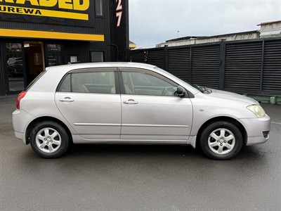 2004 Toyota Corolla - Thumbnail