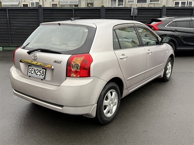 2004 Toyota Corolla - Thumbnail