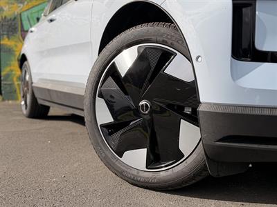 2025 Volvo EX30 - Thumbnail