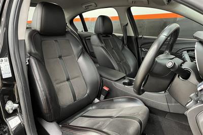 2016 Holden Commodore - Thumbnail