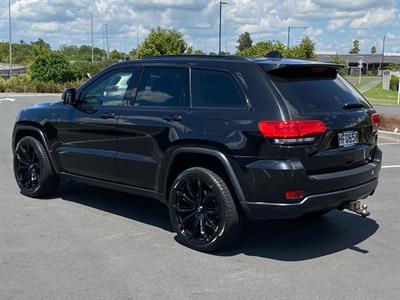 2014 Jeep GRAND CHEROKEE - Thumbnail