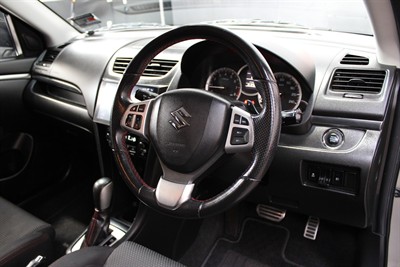 2013 Suzuki Swift - Thumbnail