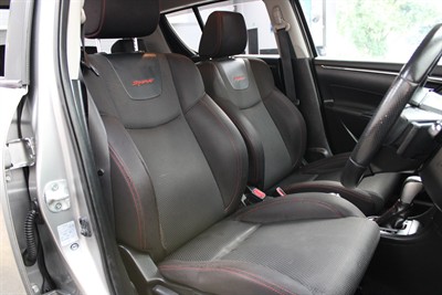 2013 Suzuki Swift - Thumbnail