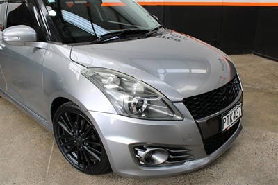2013 Suzuki Swift - Thumbnail