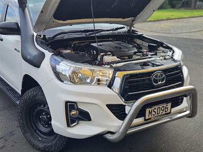 2020 Toyota Hilux - Thumbnail