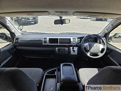 2017 Toyota Hiace - Thumbnail