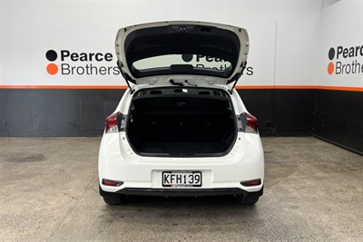 2016 Toyota Corolla - Thumbnail