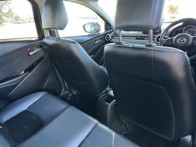 2021 Mazda 2 - Thumbnail