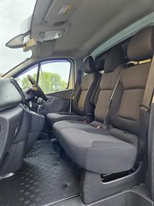 2020 Mitsubishi Express - Thumbnail