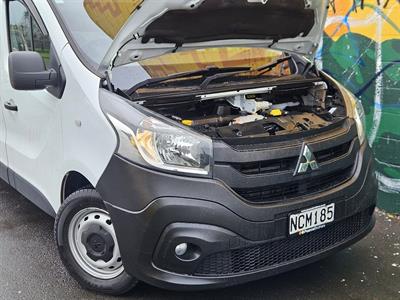 2020 Mitsubishi Express - Thumbnail