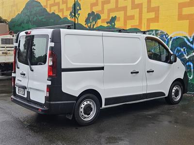 2020 Mitsubishi Express - Thumbnail