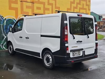 2020 Mitsubishi Express - Thumbnail