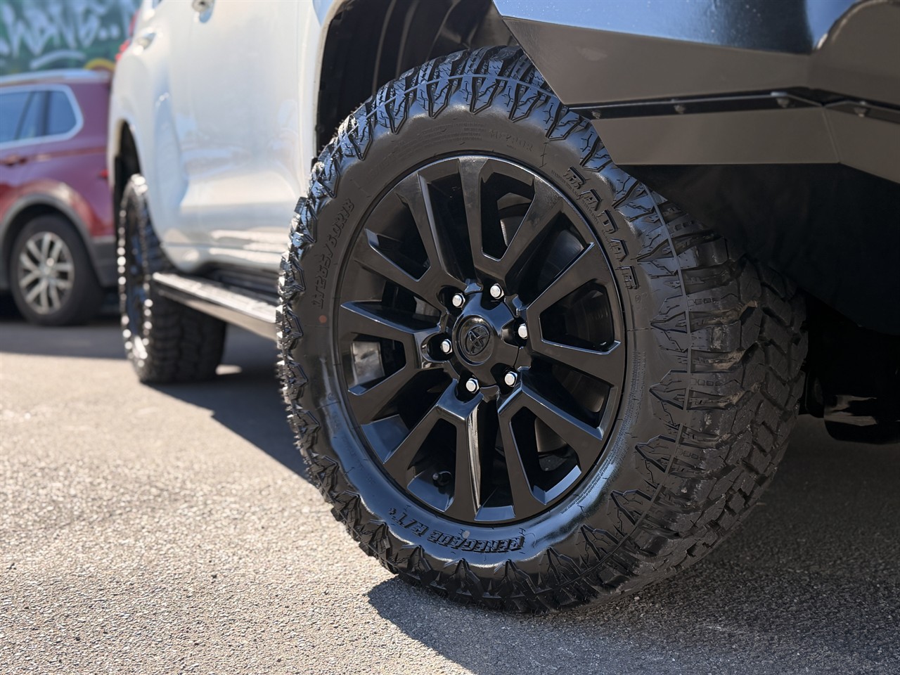 2018 Toyota Land Cruiser Prado