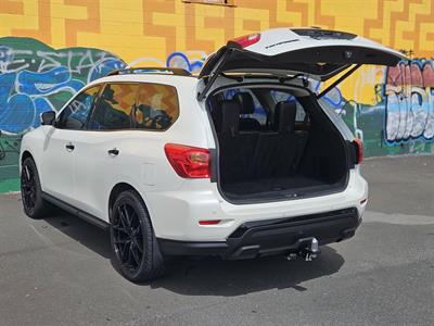 2019 Nissan Pathfinder - Thumbnail