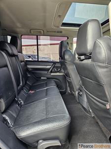2015 Mitsubishi Pajero - Thumbnail