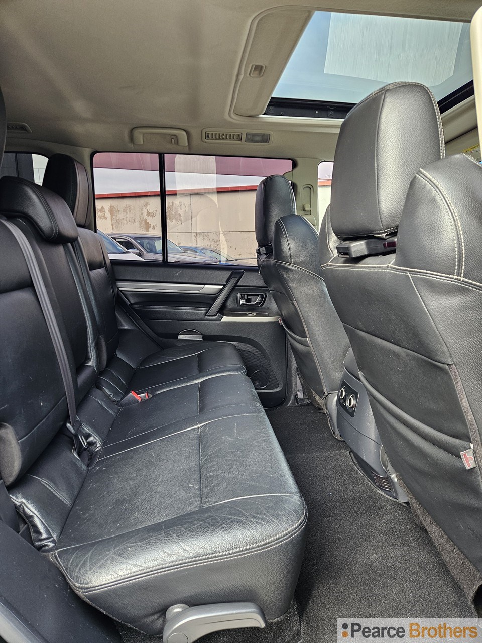2015 Mitsubishi Pajero