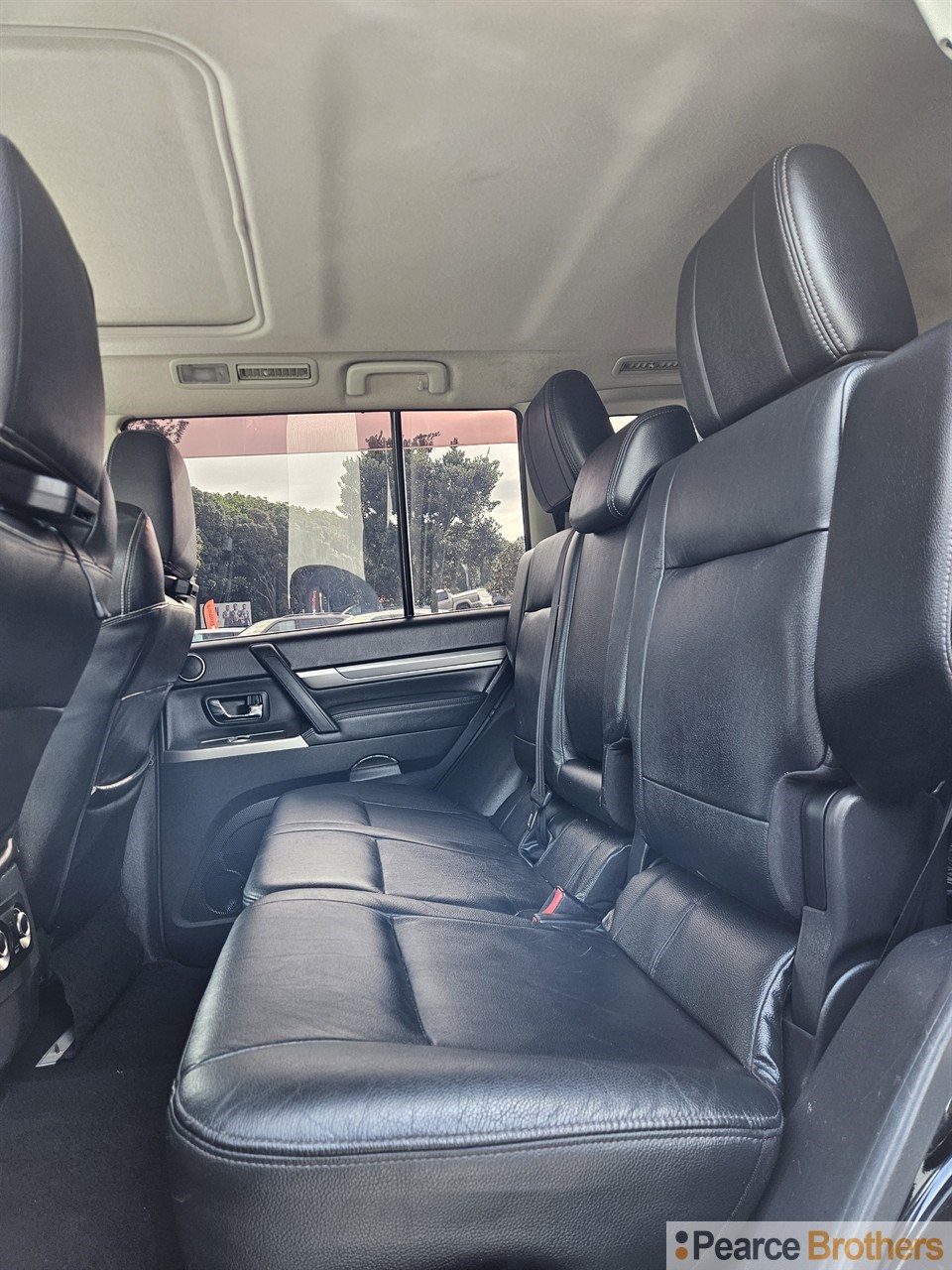 2015 Mitsubishi Pajero