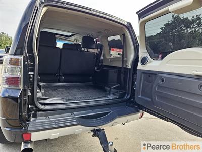 2015 Mitsubishi Pajero - Thumbnail