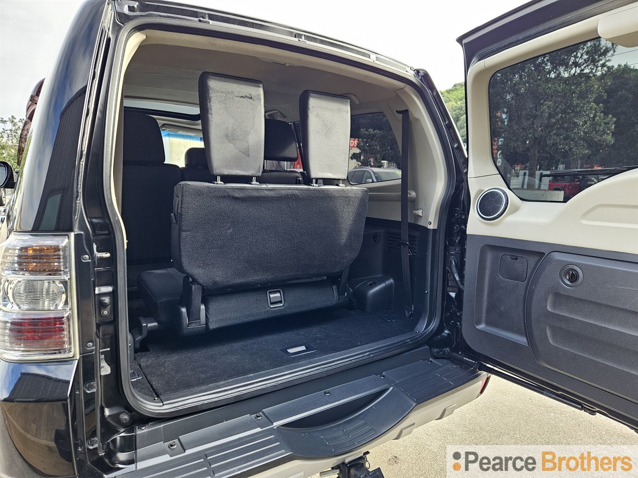 2015 Mitsubishi Pajero