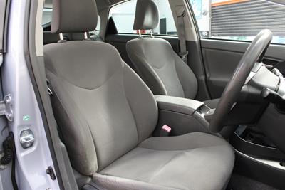 2010 Toyota PRIUS - Thumbnail
