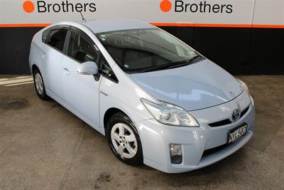 2010 Toyota PRIUS - Thumbnail