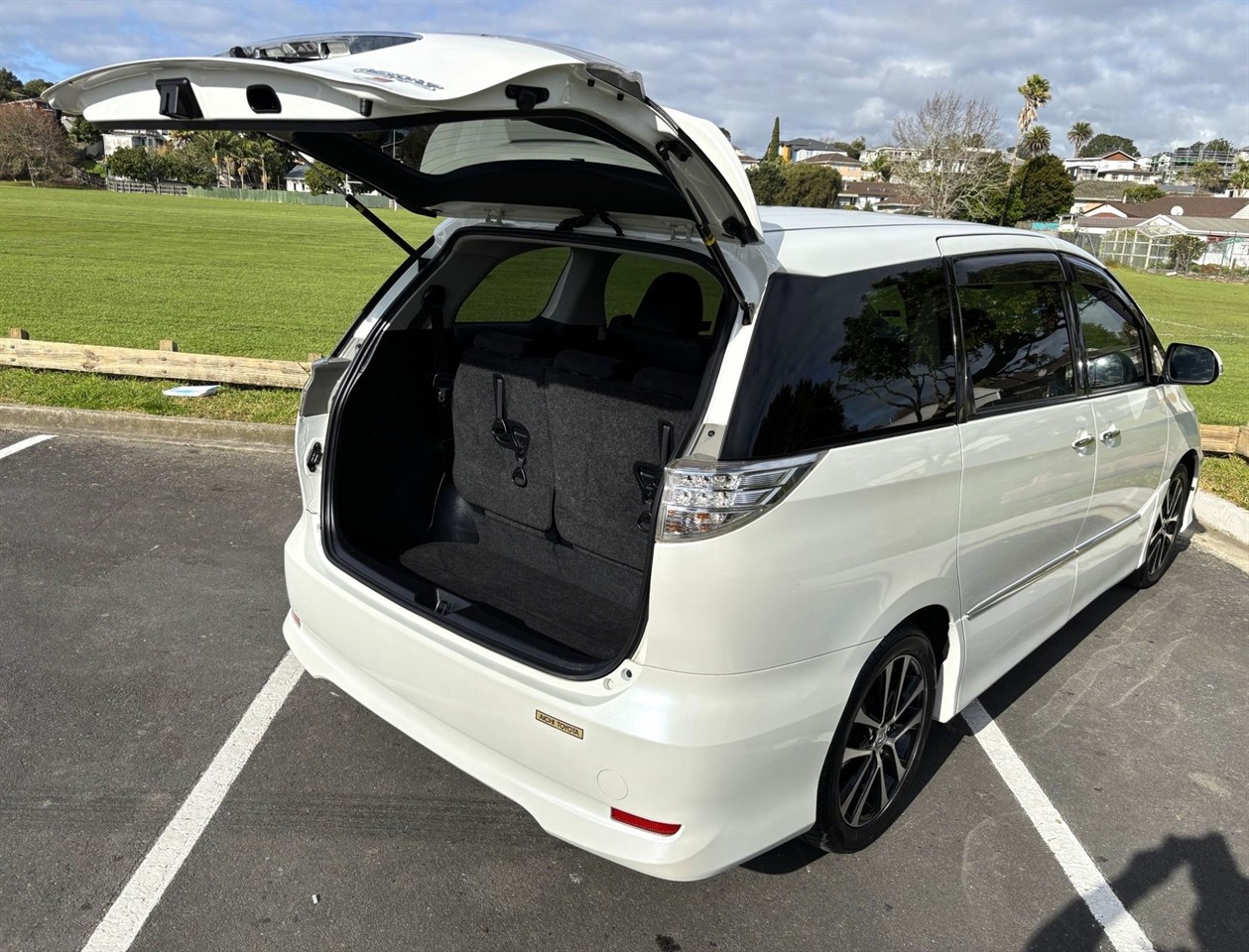 2015 Toyota Estima