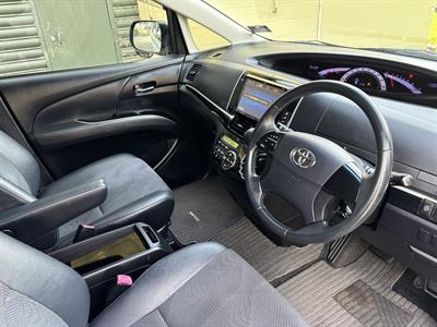 2015 Toyota Estima - Thumbnail