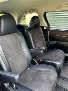 2015 Toyota Estima - Thumbnail
