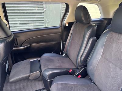 2015 Toyota Estima - Thumbnail