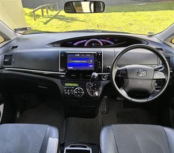 2015 Toyota Estima - Thumbnail