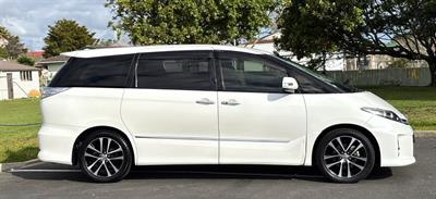 2015 Toyota Estima - Thumbnail