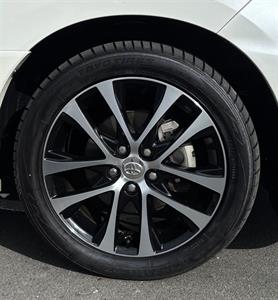 2015 Toyota Estima - Thumbnail