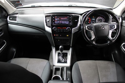 2021 Mitsubishi Triton - Thumbnail