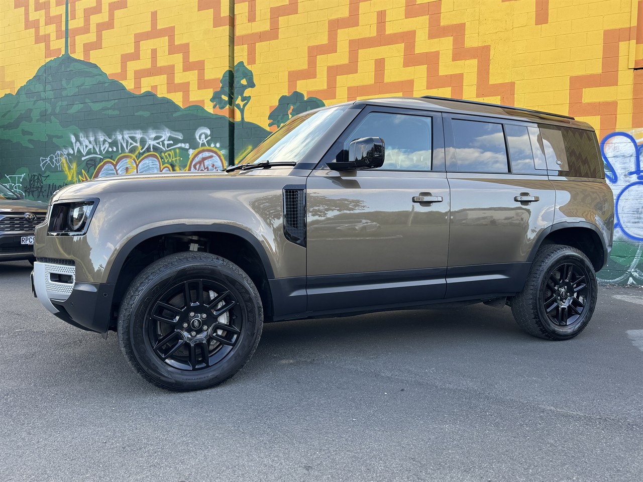 2022 Land Rover DEFENDER