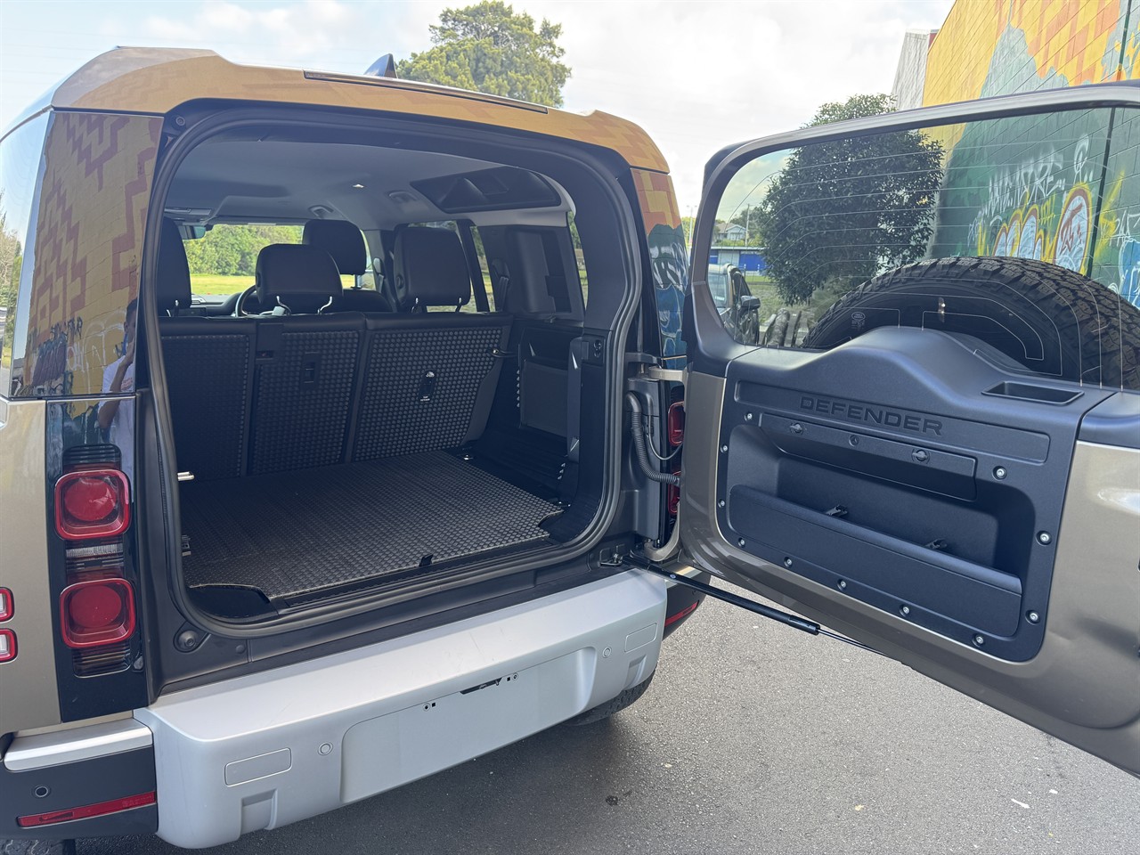 2022 Land Rover DEFENDER