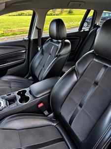 2014 Holden Commodore - Thumbnail