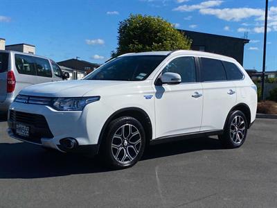 2014 Mitsubishi Outlander - Thumbnail