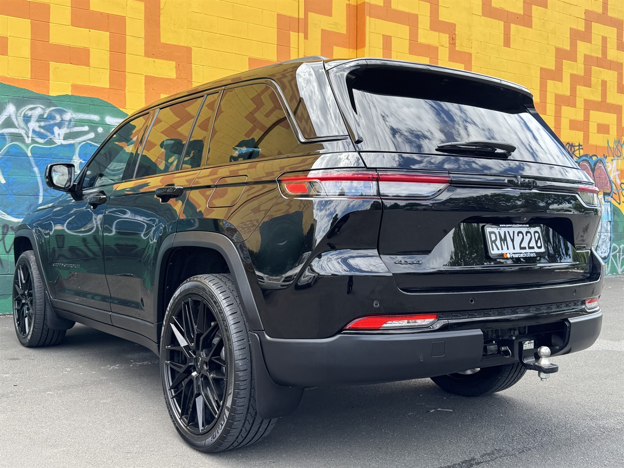 2023 Jeep GRAND CHEROKEE