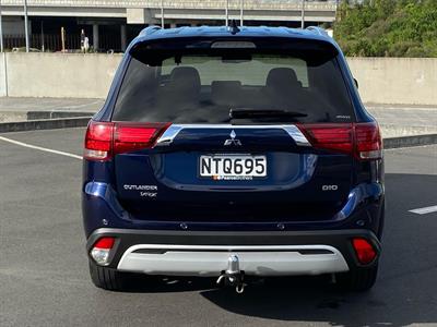 2021 Mitsubishi Outlander - Thumbnail