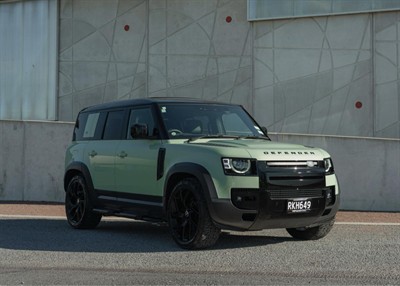 2023 Land Rover Defender - Thumbnail