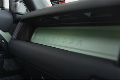 2023 Land Rover Defender - Thumbnail