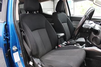 2015 Mitsubishi Triton - Thumbnail