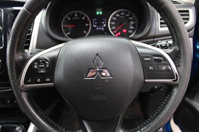 2015 Mitsubishi Triton - Thumbnail