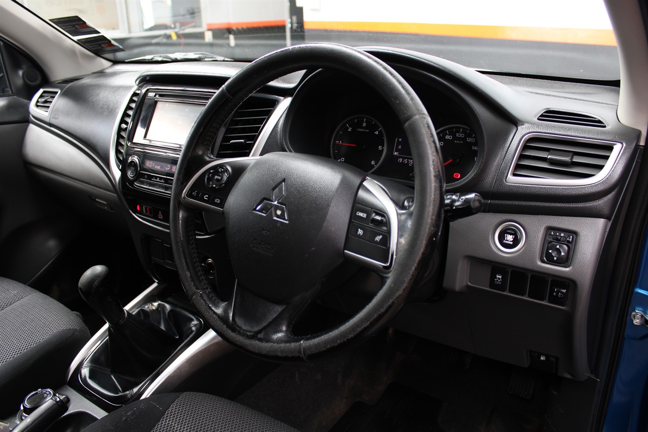 2015 Mitsubishi Triton