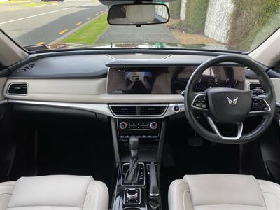 2024 Mahindra Xuv - Thumbnail