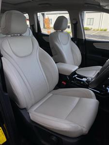 2024 Mahindra Xuv - Thumbnail