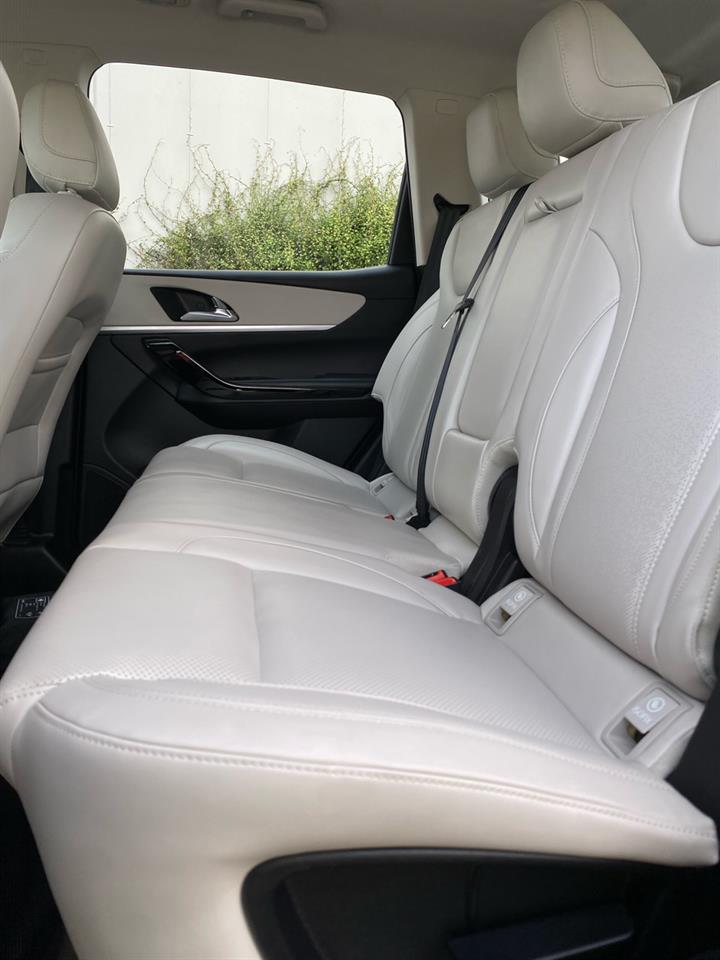 2024 Mahindra Xuv