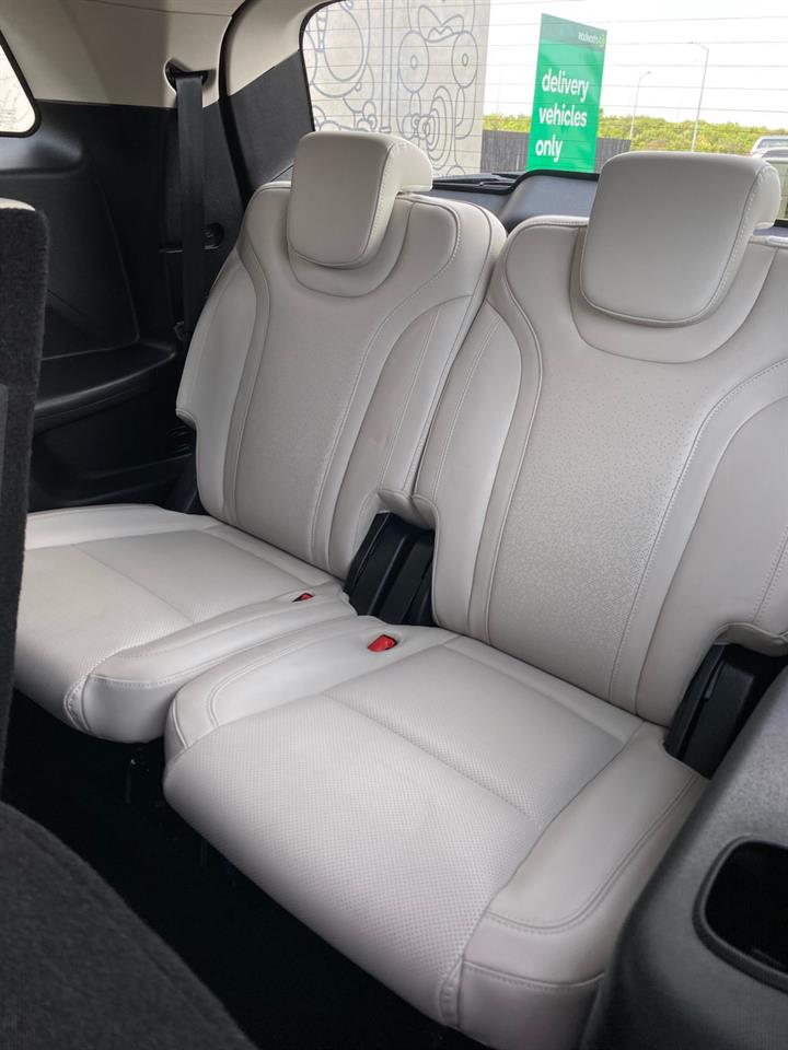 2024 Mahindra Xuv